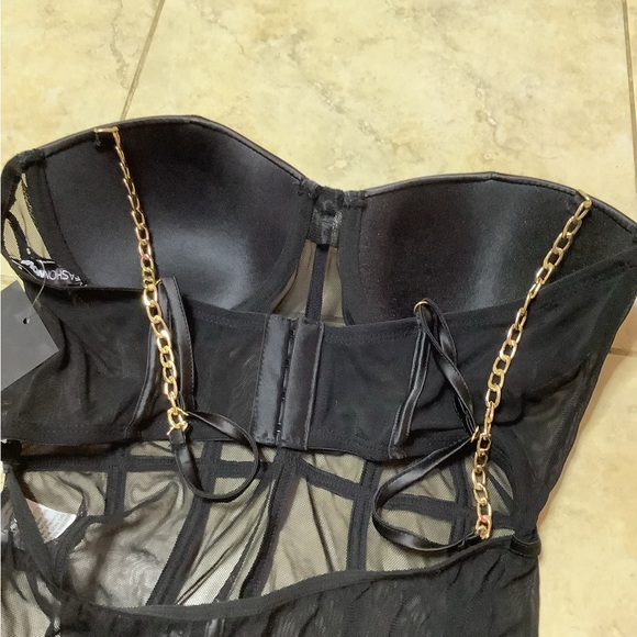 Fashion Nova chain to you bodysuit - Picture 8 of 9